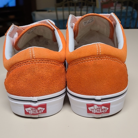 Vans Old Skool low top casual skateboard sneakers. - Picture 6 of 9